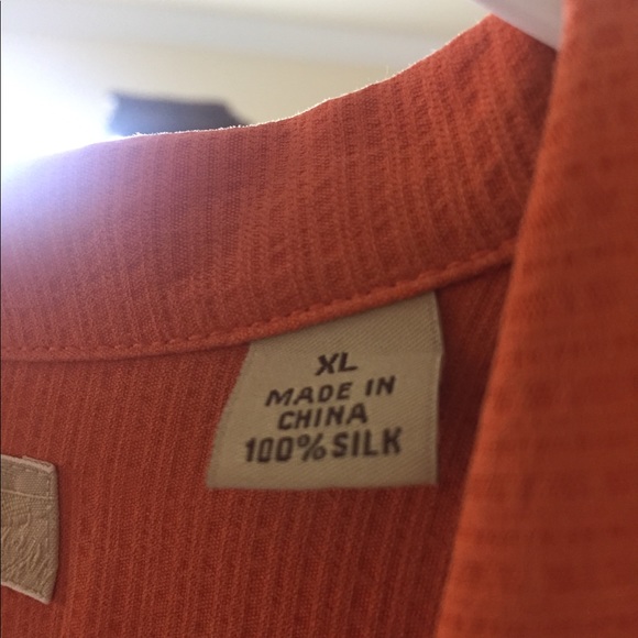 Tommy Bahama men’s silk camp shirt - Picture 5 of 5